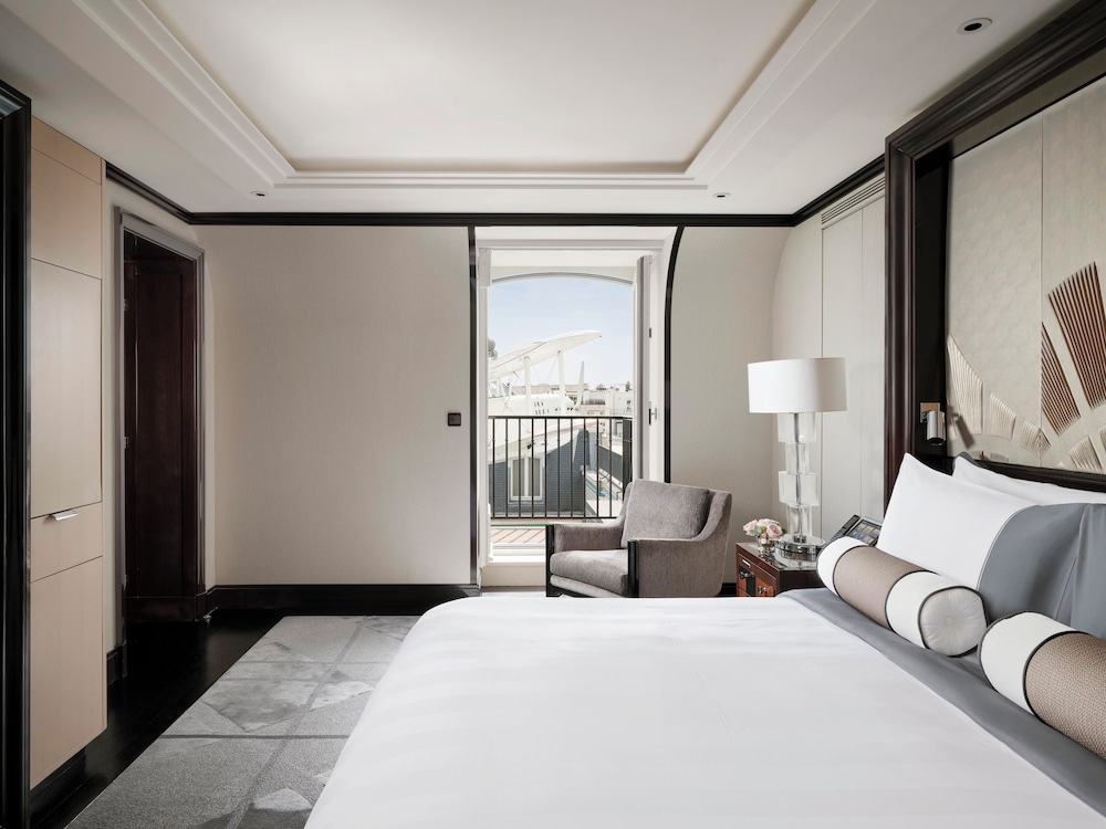 The Peninsula Paris 10