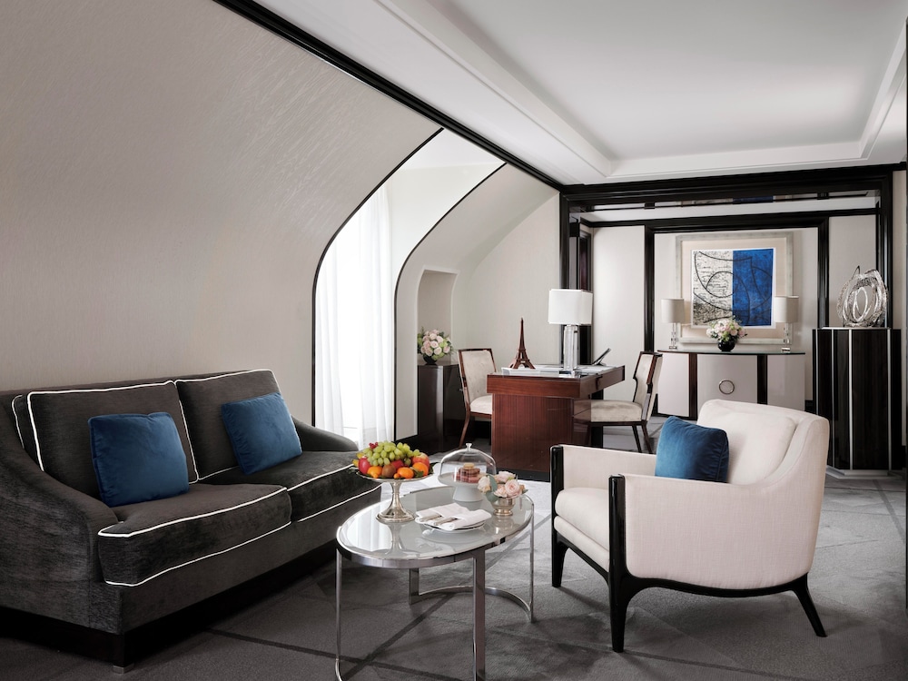 The Peninsula Paris 21
