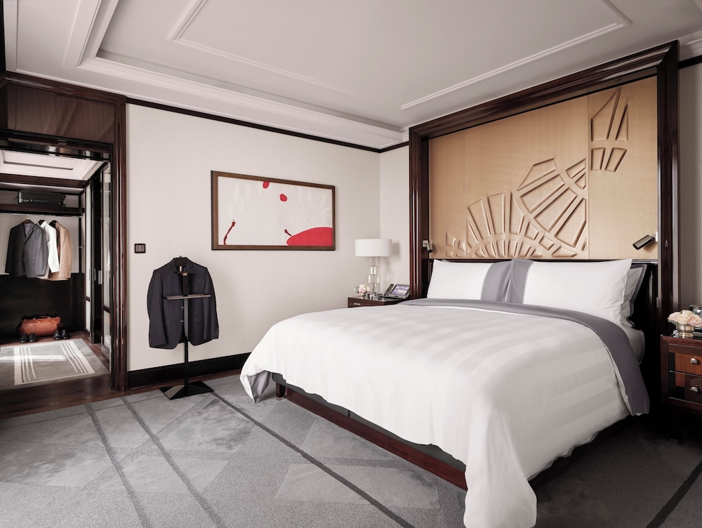 The Peninsula Paris 16
