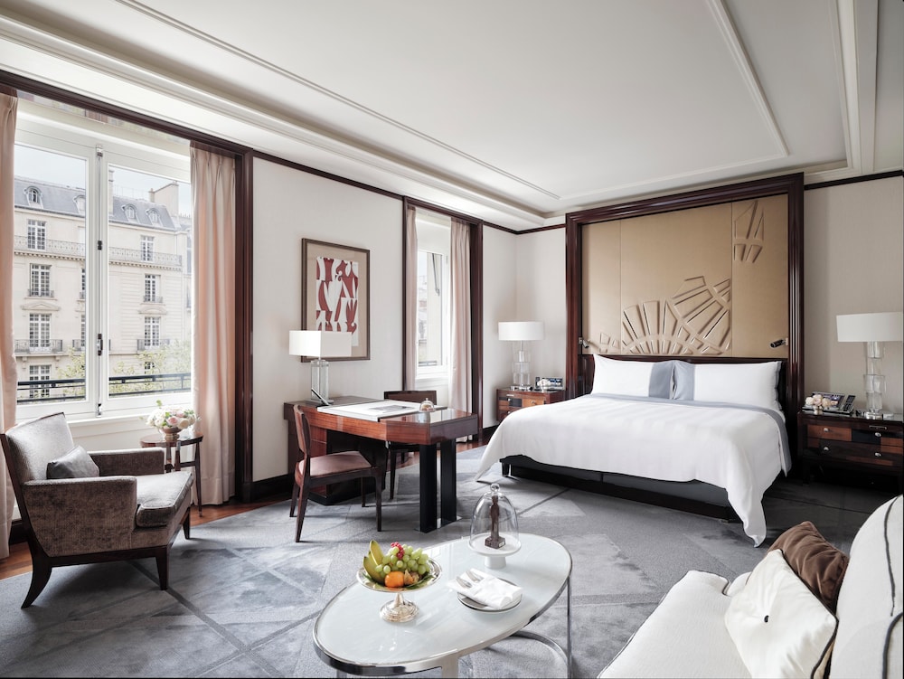 The Peninsula Paris 14