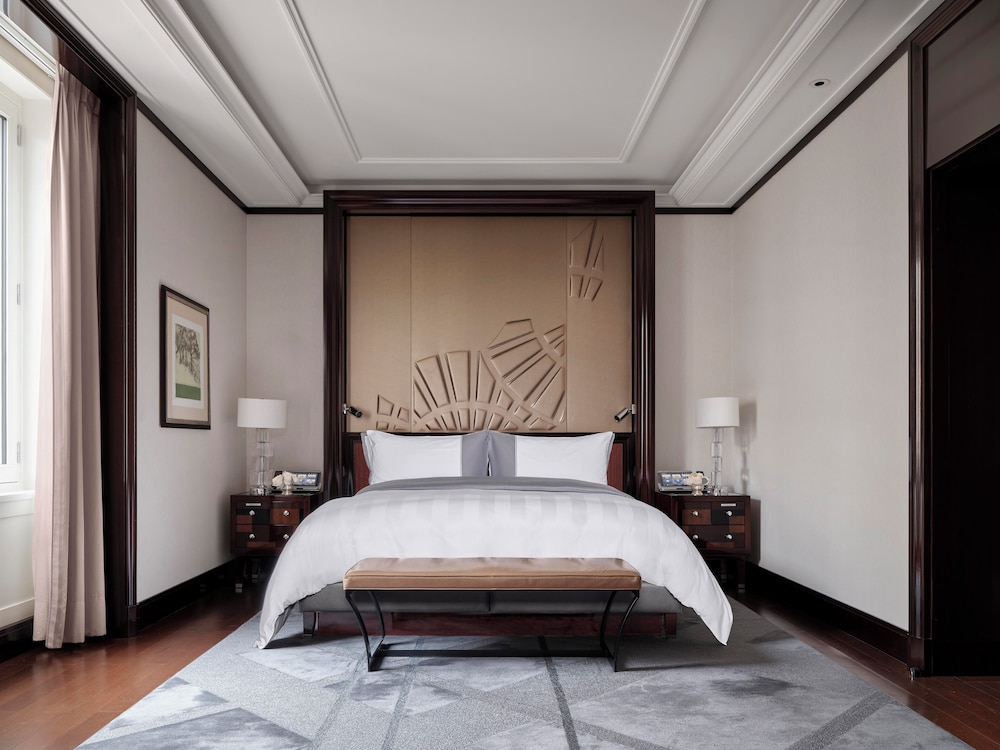 The Peninsula Paris 11