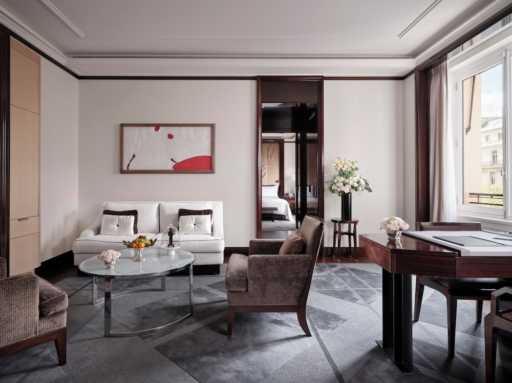 The Peninsula Paris 13