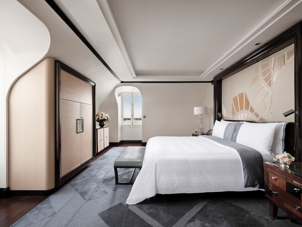 The Peninsula Paris 15