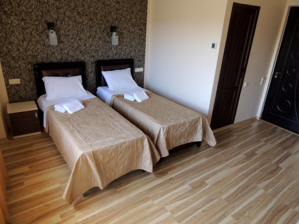 Hotel Iberia 2