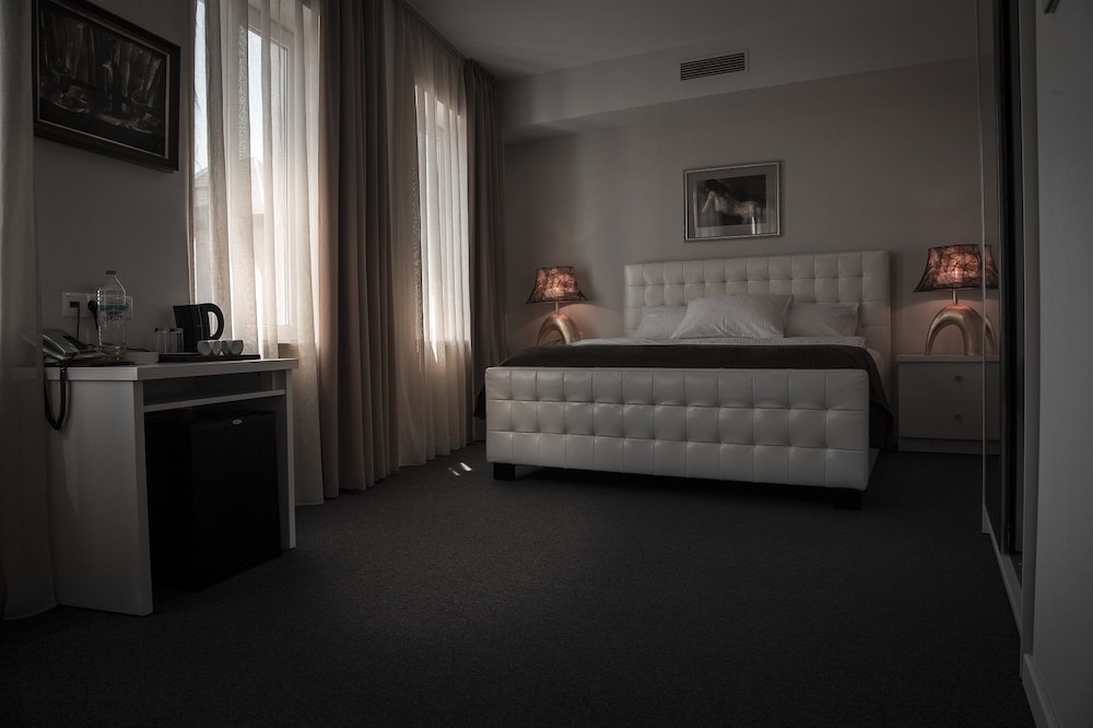ZP Palace 10