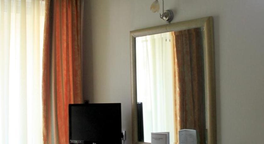 Hotel Platon 11
