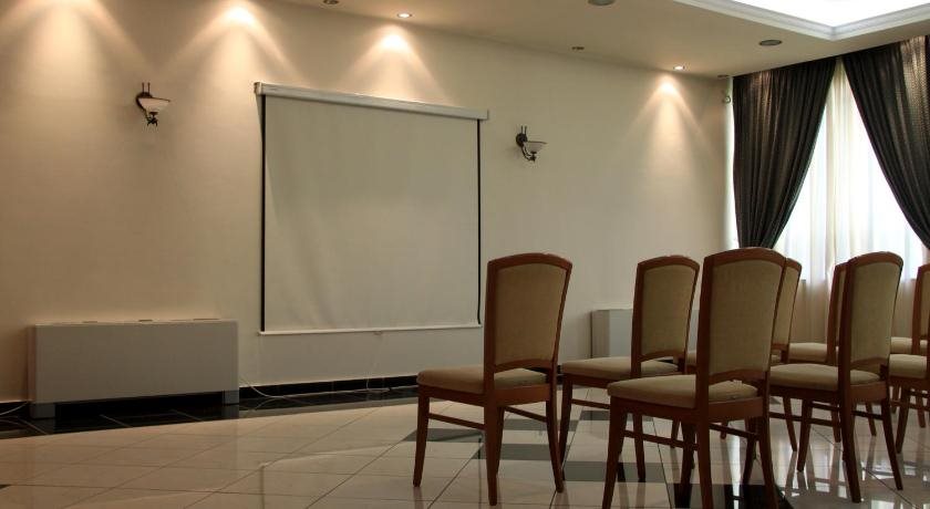 Hotel Platon 13