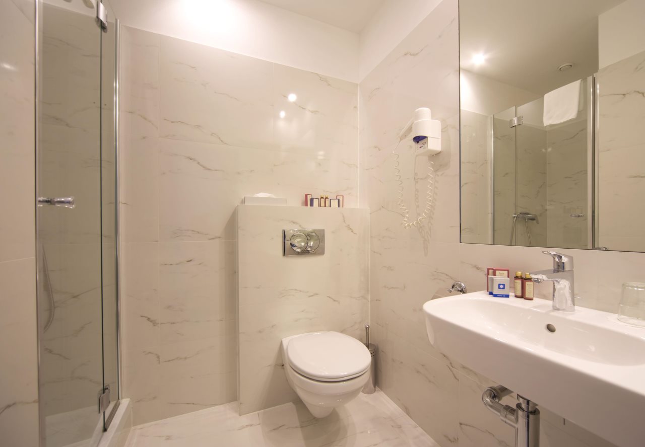 Roombach Hotel Budapest Center 5