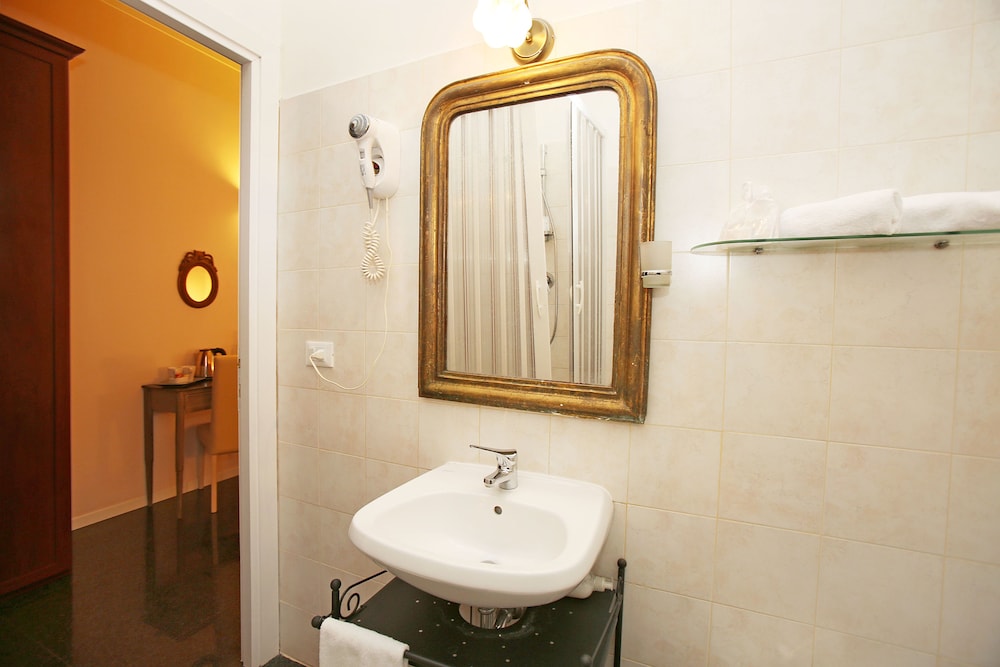 Amica Roma Guest House 15