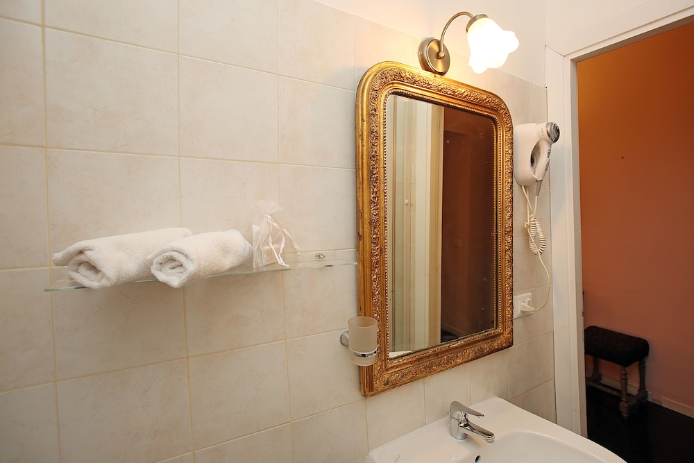 Amica Roma Guest House 14