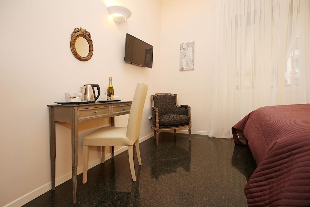 Amica Roma Guest House 9