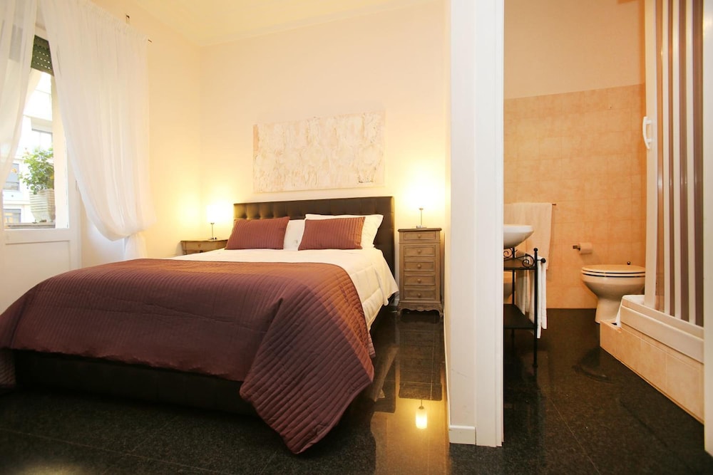 Amica Roma Guest House 11