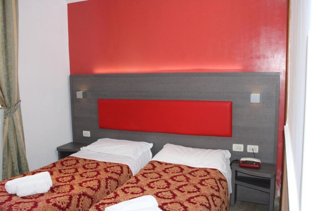 Hotel Center 2 2