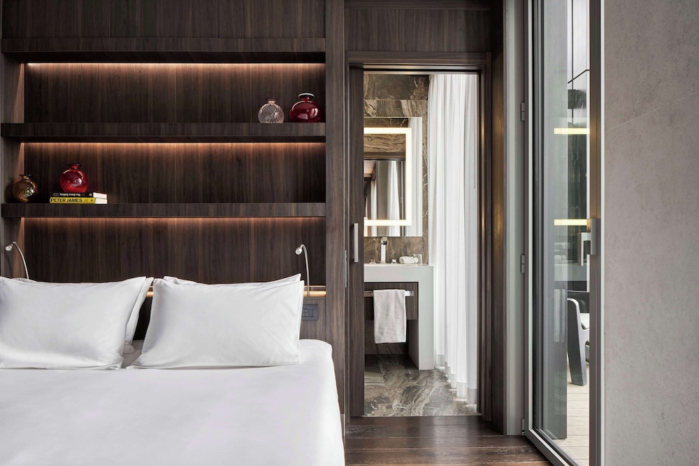 Hyatt Centric Milan Centrale 22