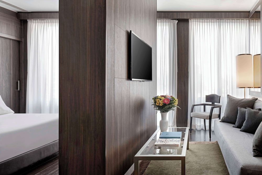 Hyatt Centric Milan Centrale 23
