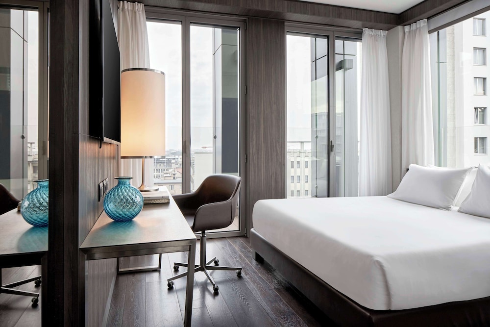 Hyatt Centric Milan Centrale 18