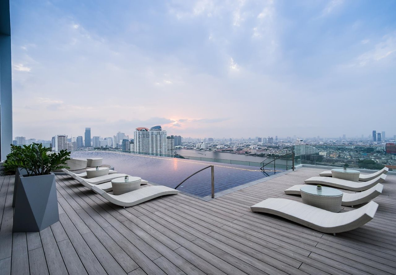 Avani+ Riverside Bangkok Hotel 8