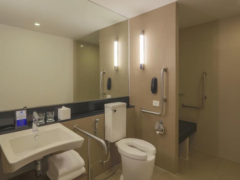 Holiday Inn Express Bangkok Sathorn 18