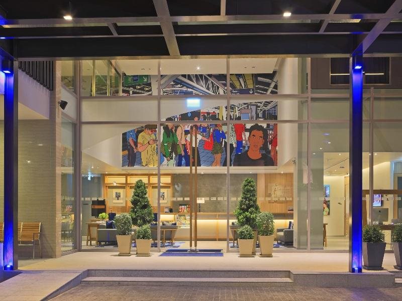 Holiday Inn Express Bangkok Sathorn 23