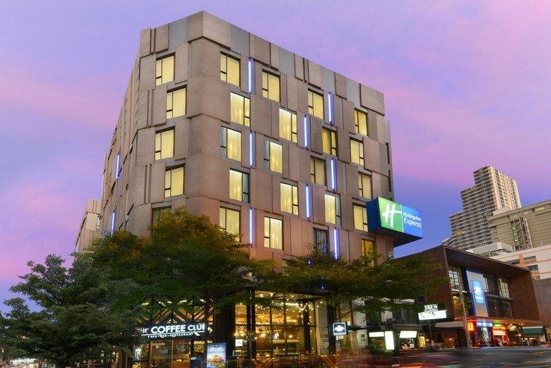 Holiday Inn Express Bangkok Sukhumvit 11 1