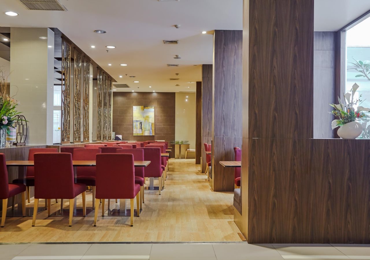 Maple Hotel 23