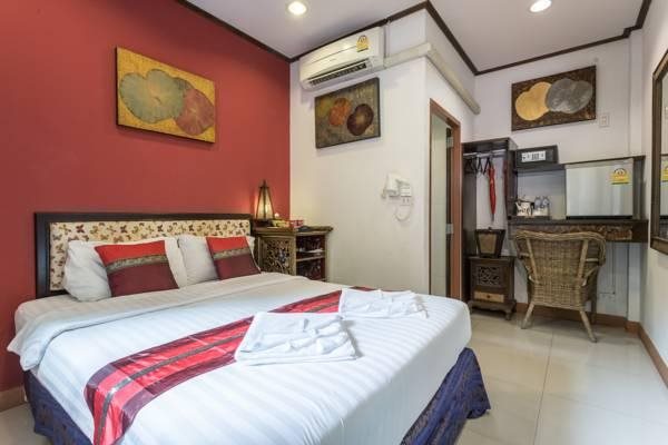 Ploy Khumthong Boutique Resort 2