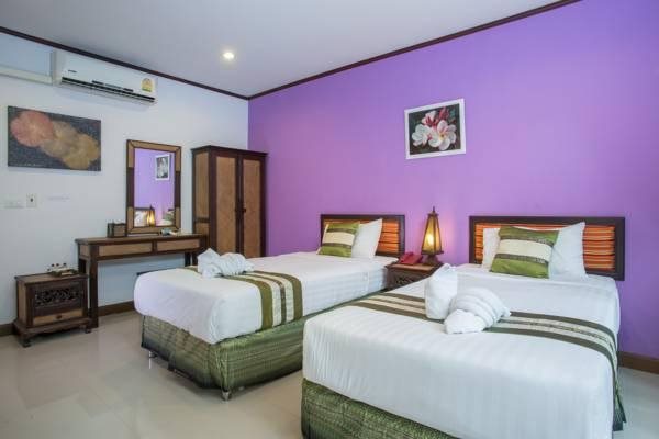 Ploy Khumthong Boutique Resort 4