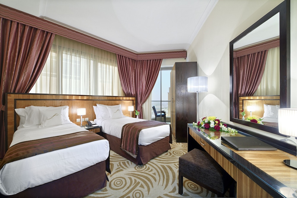 Al Majaz Premiere Deluxe Hotel Apartments 6