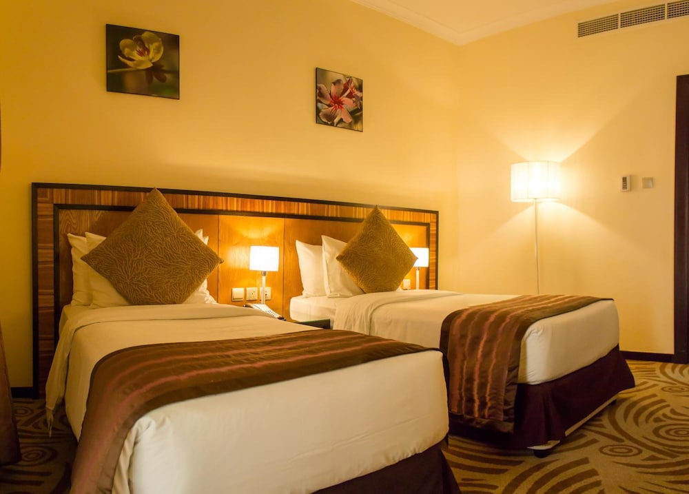 Al Majaz Premiere Deluxe Hotel Apartments 13