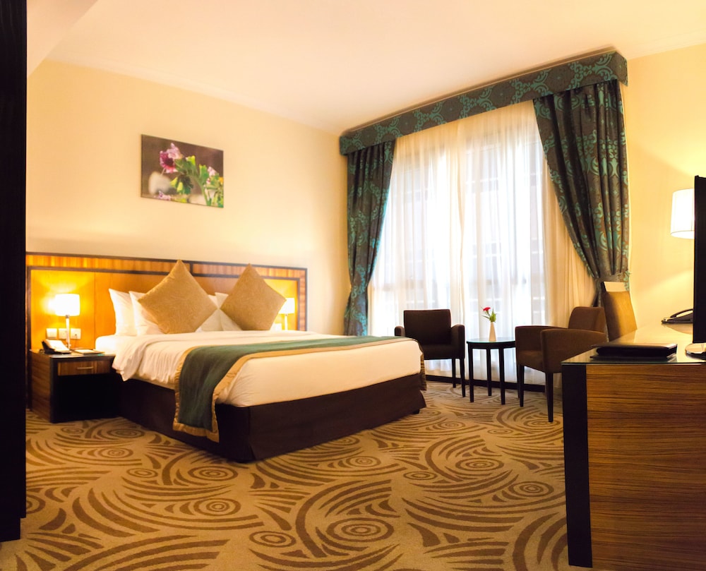 Al Majaz Premiere Deluxe Hotel Apartments 8