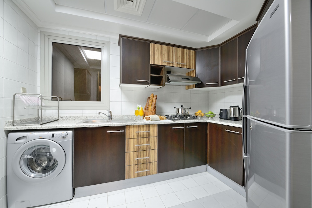 Al Majaz Premiere Deluxe Hotel Apartments 19