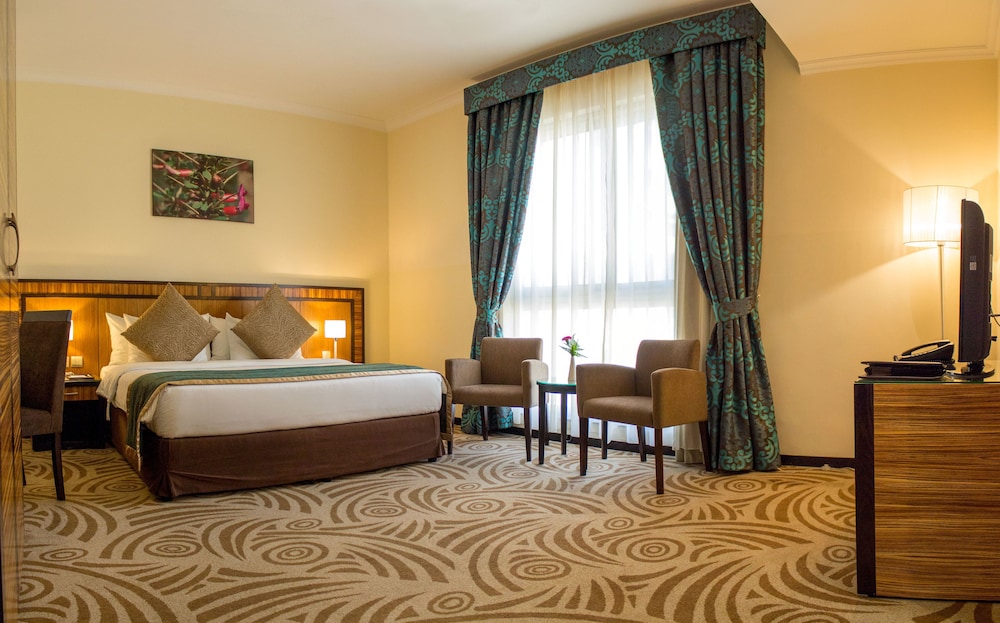 Al Majaz Premiere Deluxe Hotel Apartments 7