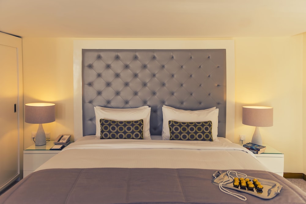 Roda Amwaj Suites 6