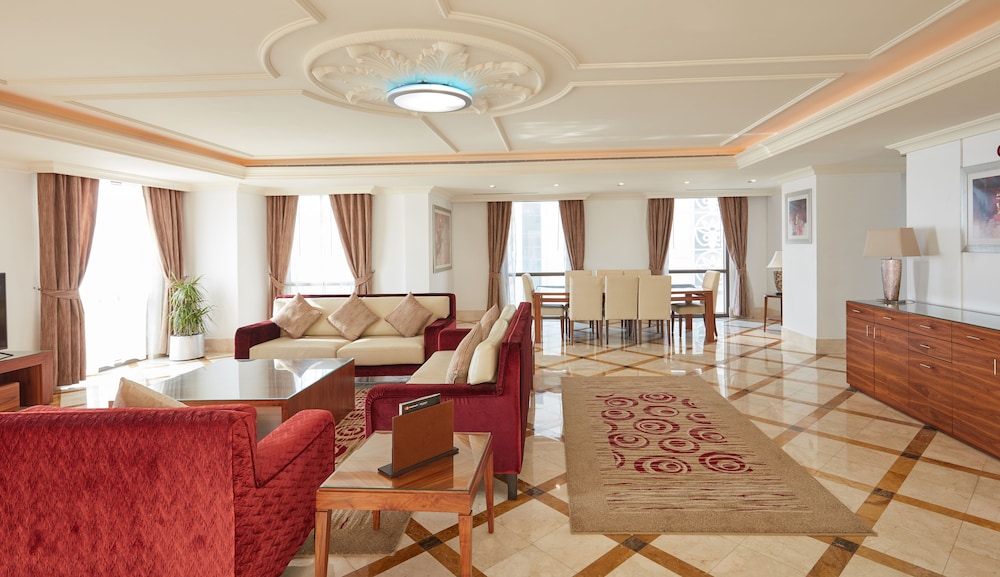 Roda Amwaj Suites 19