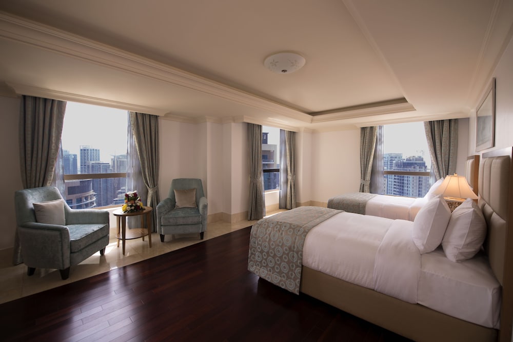 Roda Amwaj Suites 7
