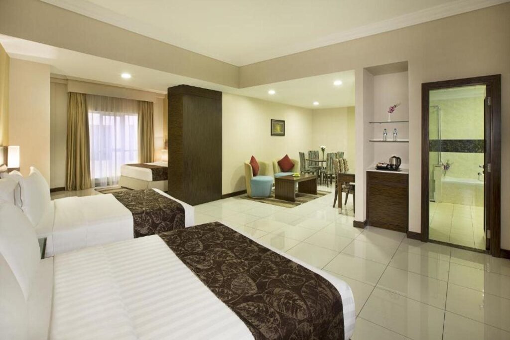 Gateway Hotel 20
