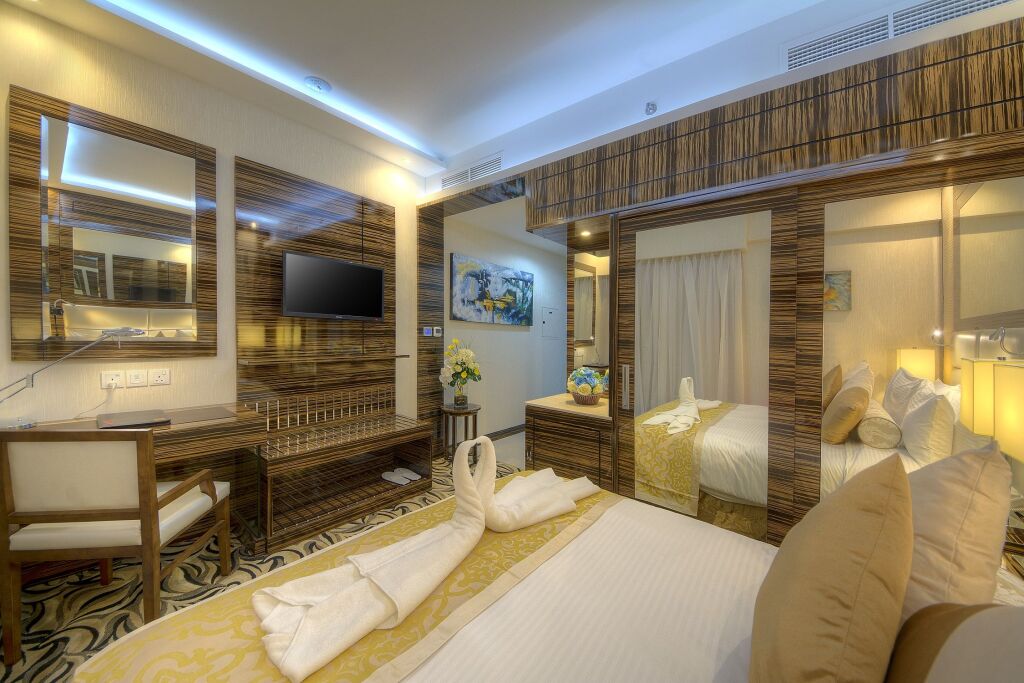 Orchid Vue Hotel 20