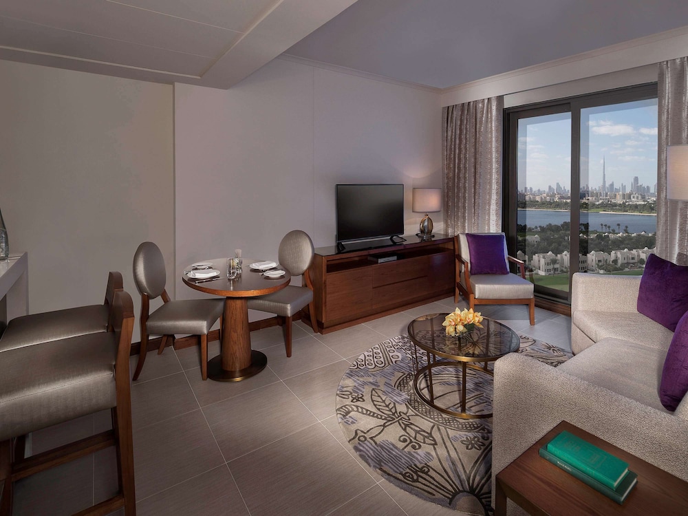 Pullman Dubai Creek City Centre Residences 11