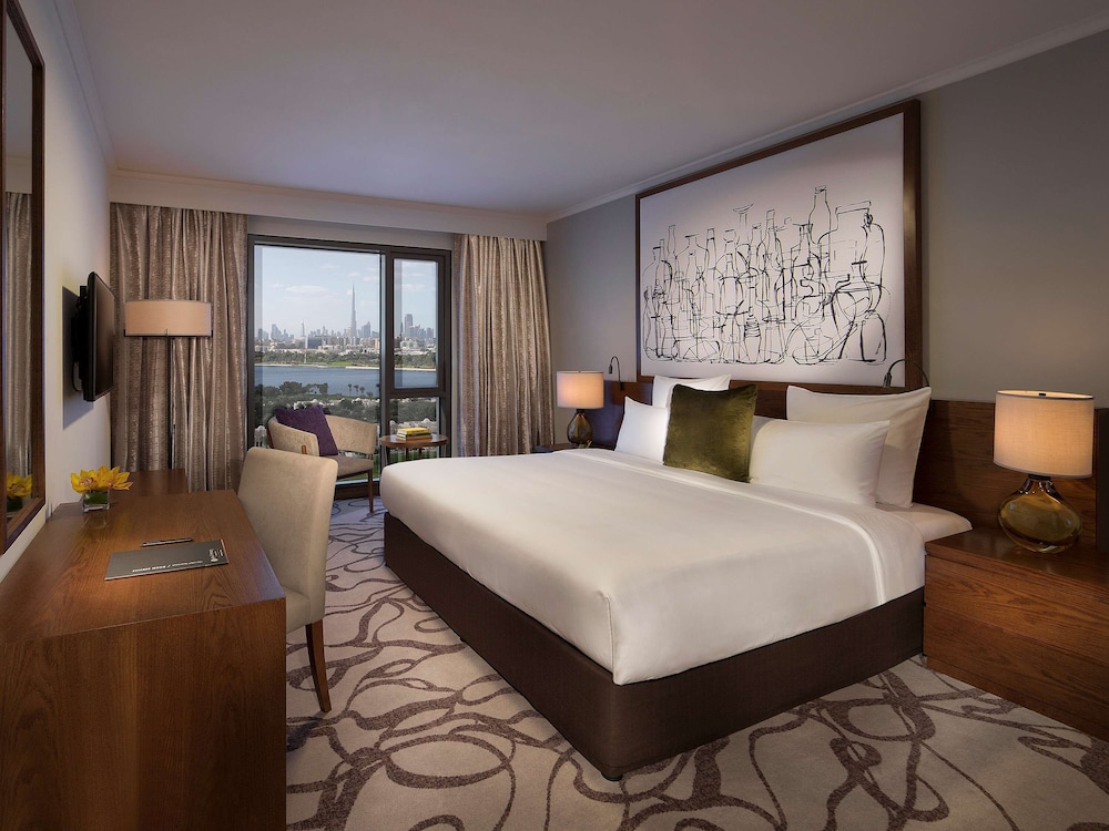 Pullman Dubai Creek City Centre Residences 10