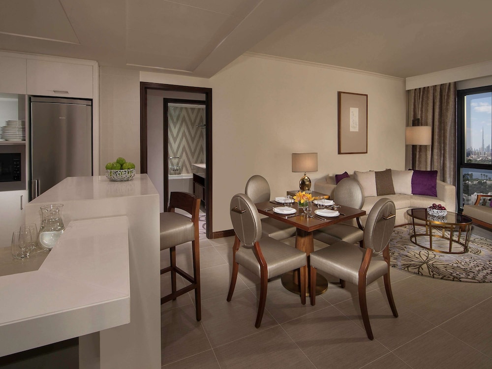 Pullman Dubai Creek City Centre Residences 9
