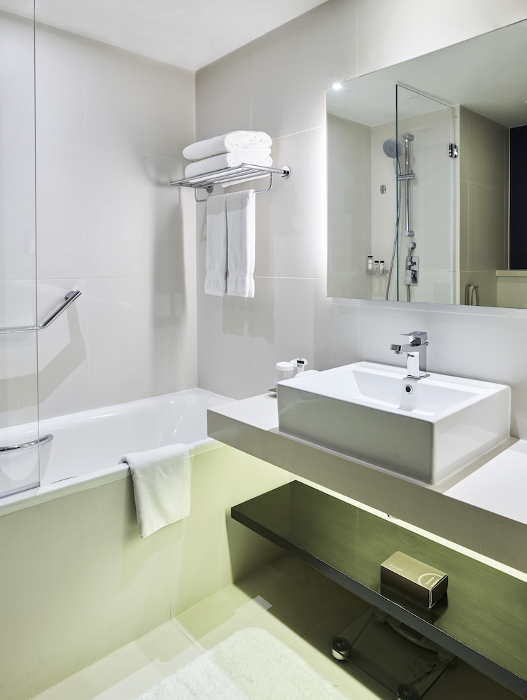 Pullman Dubai Creek City Centre Residences 23