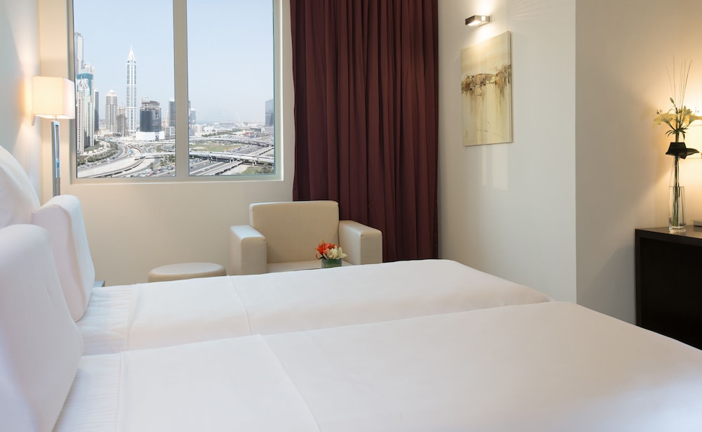Pullman Dubai Jumeirah Lakes Towers - Hotel & Residence 9