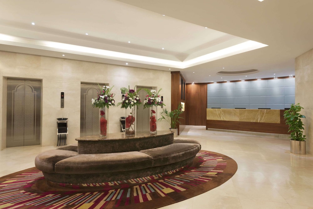 Ramada by Wyndham Abu Dhabi Corniche 4