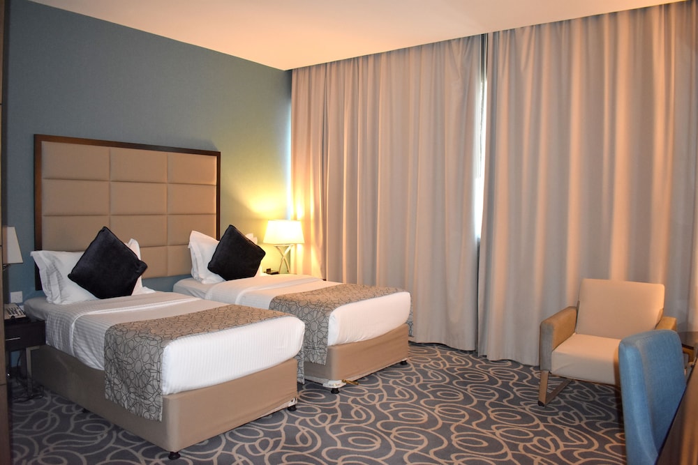 Ramada by Wyndham Abu Dhabi Corniche 14