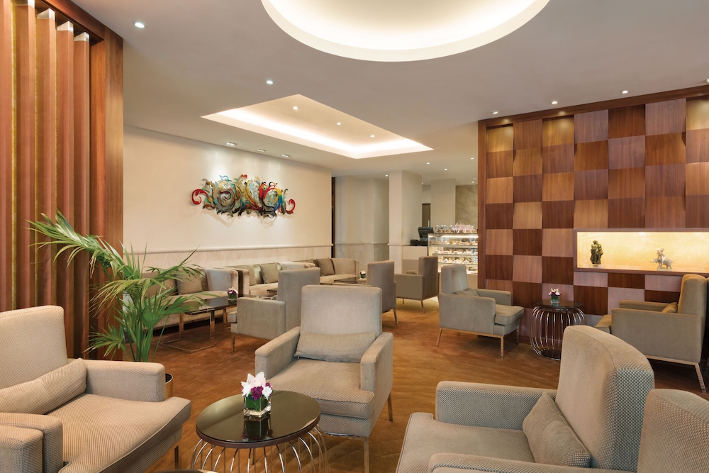Ramada by Wyndham Abu Dhabi Corniche 6
