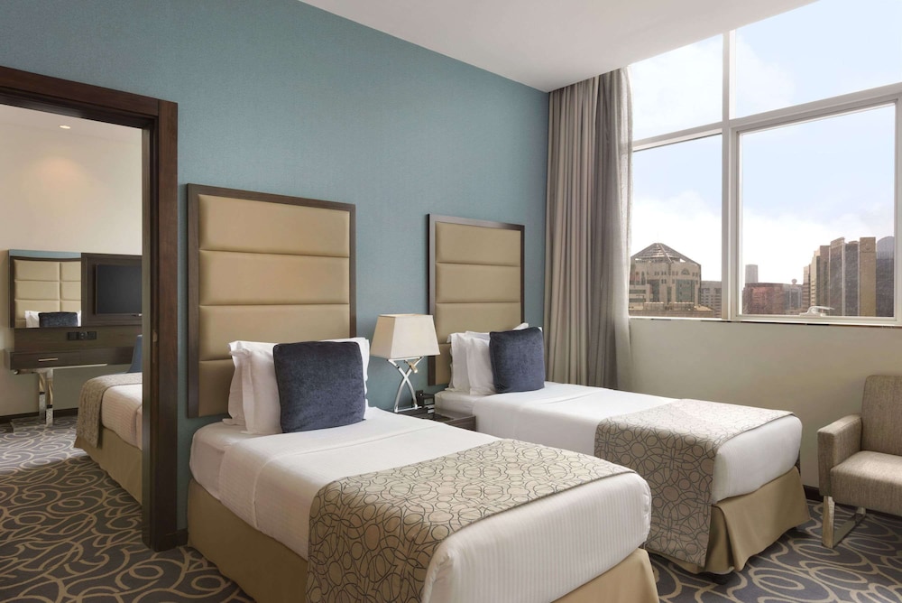 Ramada by Wyndham Abu Dhabi Corniche 18