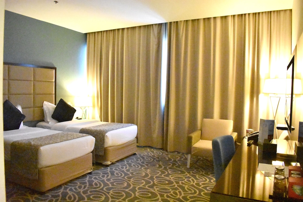 Ramada by Wyndham Abu Dhabi Corniche 13