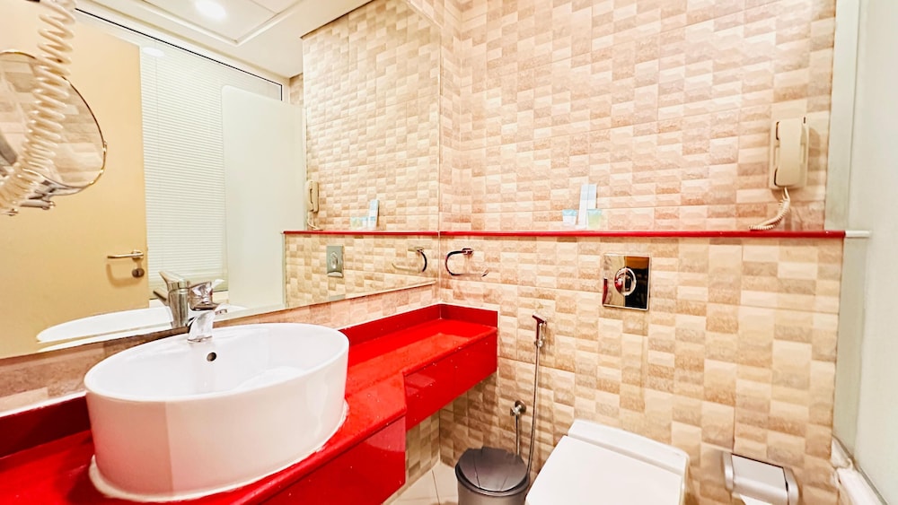 Palette Royal Reflections Hotel and Spa Dubai 10
