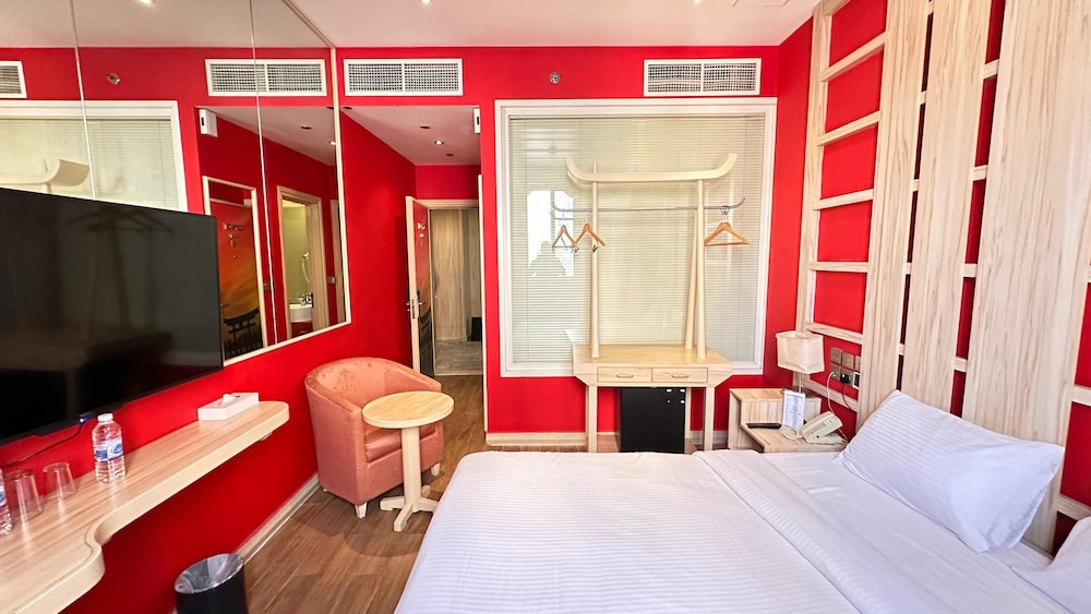 Palette Royal Reflections Hotel and Spa Dubai 7