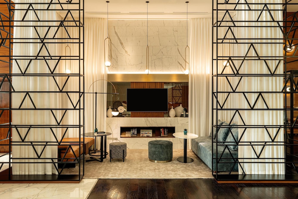 Sheraton Grand Hotel Dubai 11